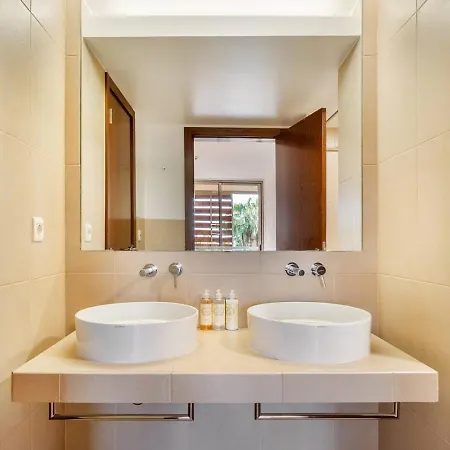 Salgados With Pool Apartman