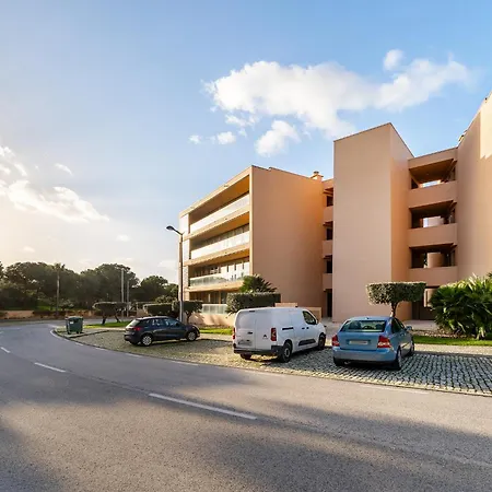 Salgados With Pool Apartment *